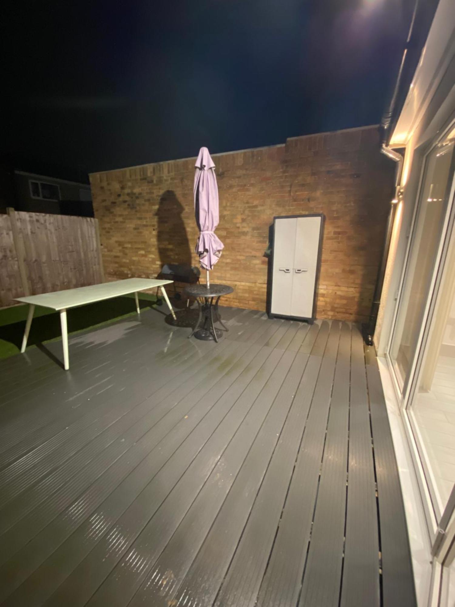 The Bay Apartment Edgware Exterior photo